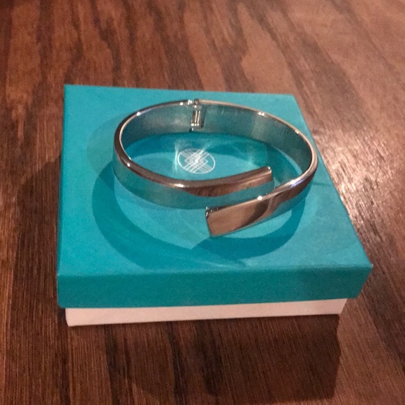 Silver cuff bracelet - Picture 1 of 2